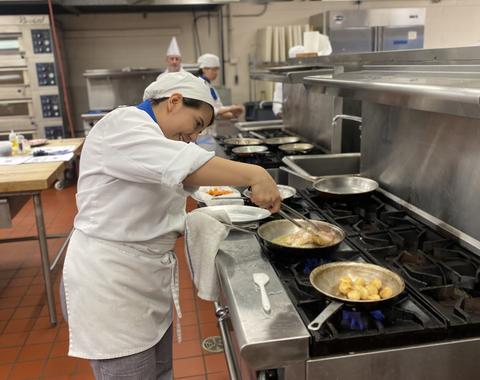 Alitzel Cooking